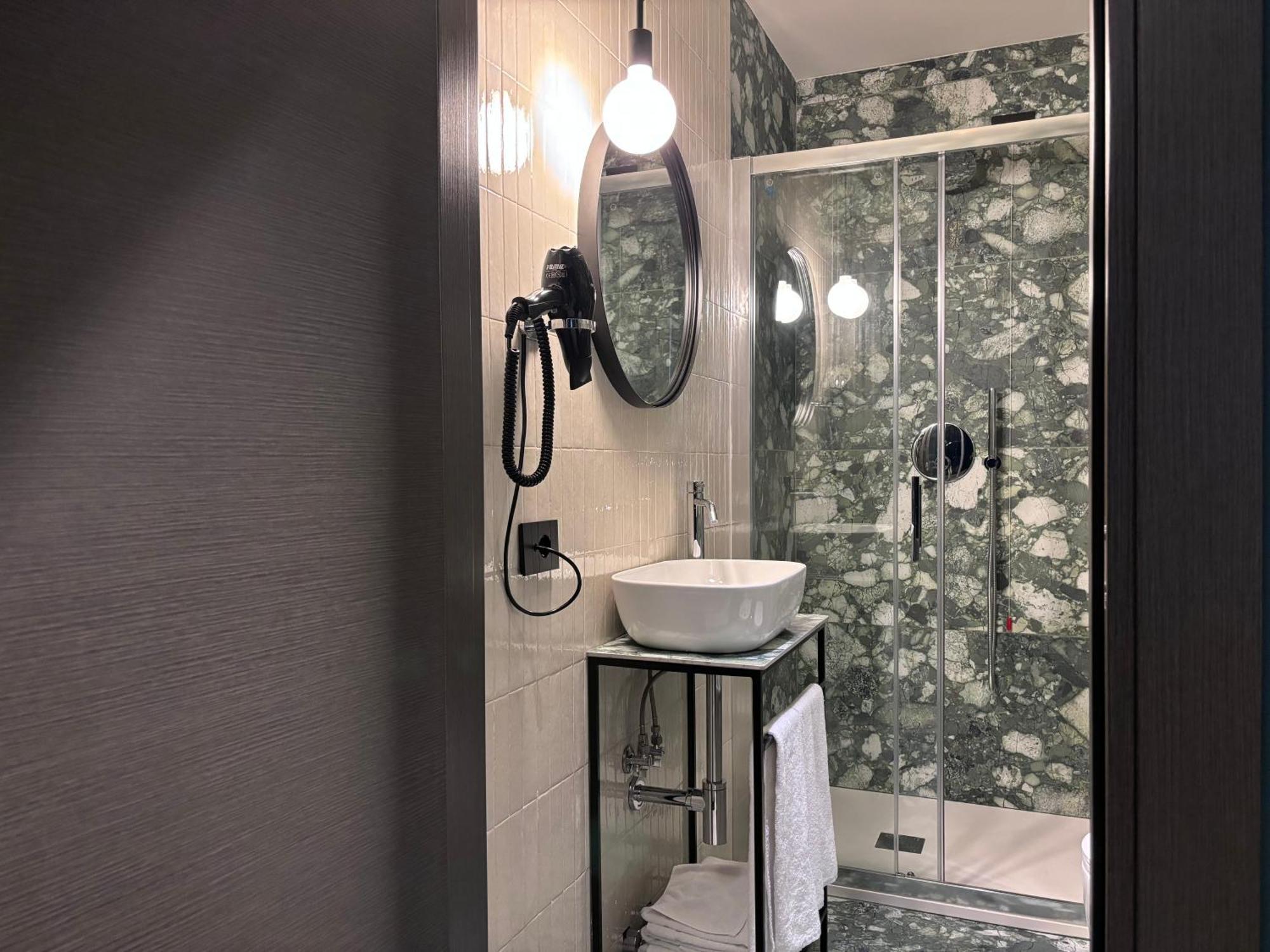 Av Hotel Milano Экстерьер фото