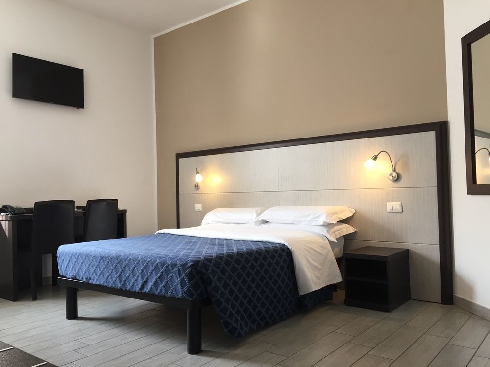 Av Hotel Milano Экстерьер фото